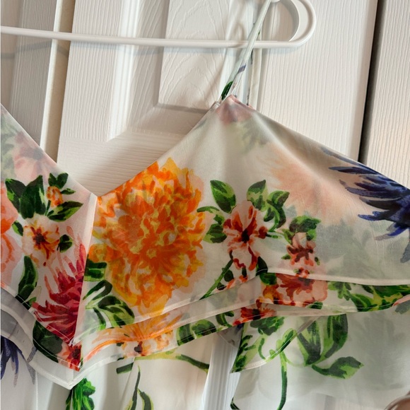 White floral dress - Picture 4 of 4